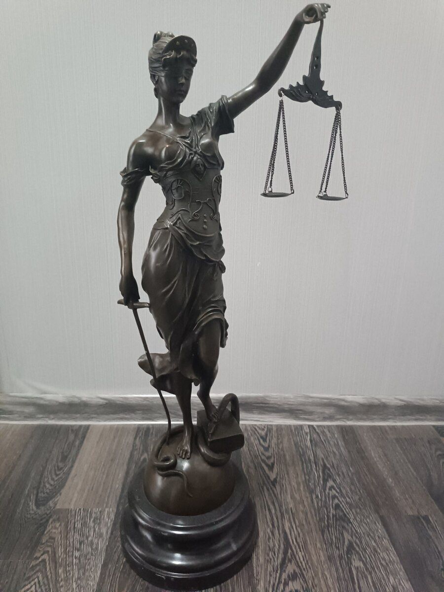 Bürünc heykəlcik Lady Justice (Themis) — Mallar, Bakı (2)