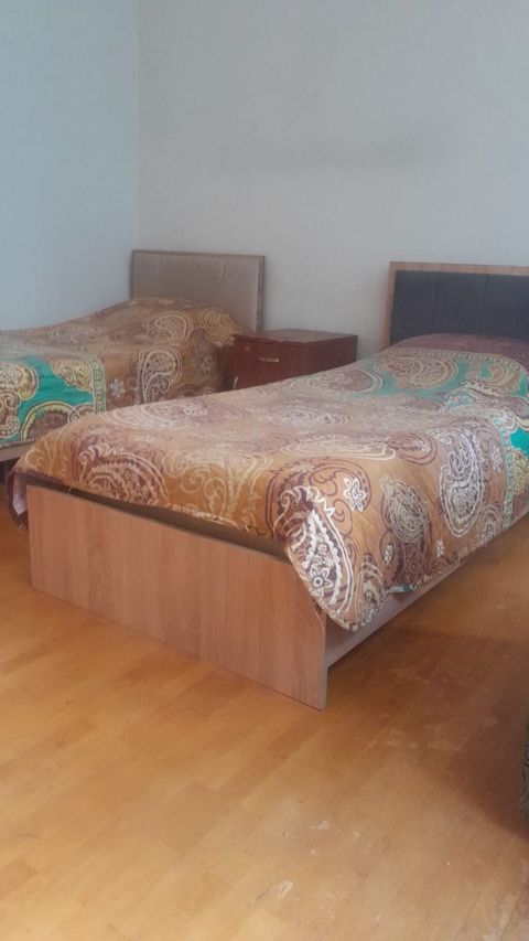 Iki eded carpayi.qiymet biri 120 man.matrasli.baza yoxdur.olcu — Qobu