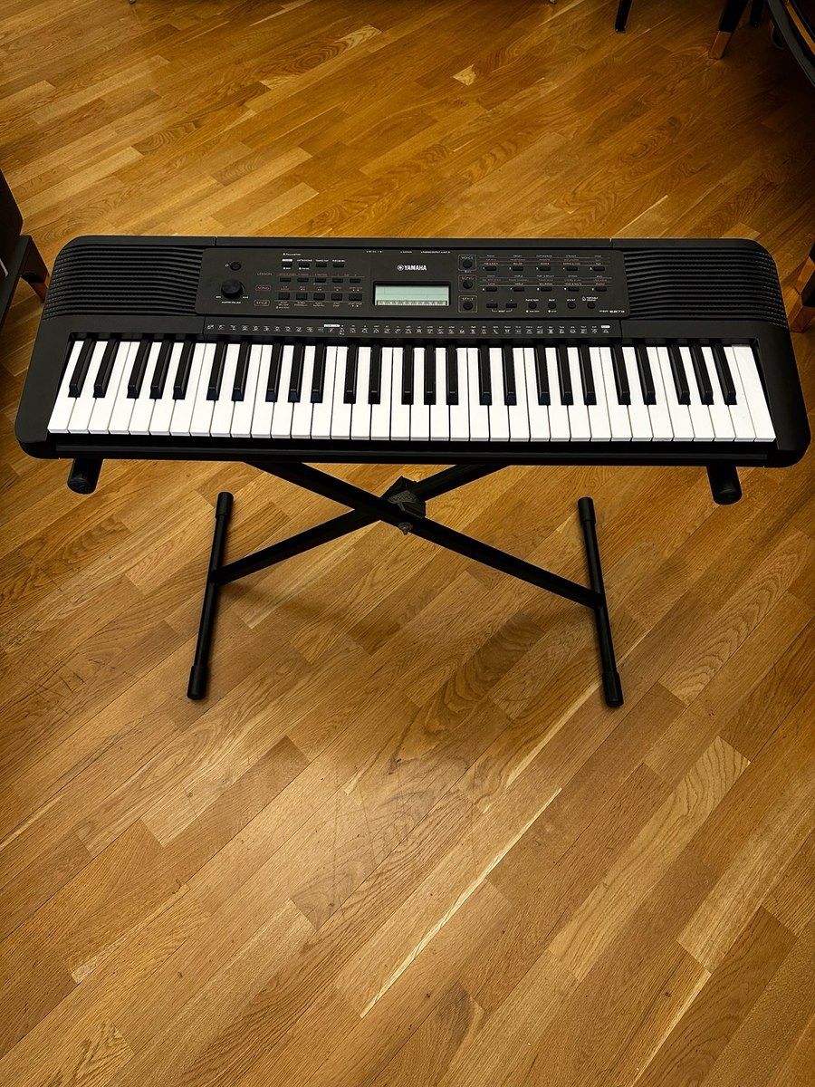 Sintezator Yamaha PSR-E273 — Musiqiə alətləri, Bakı (2)