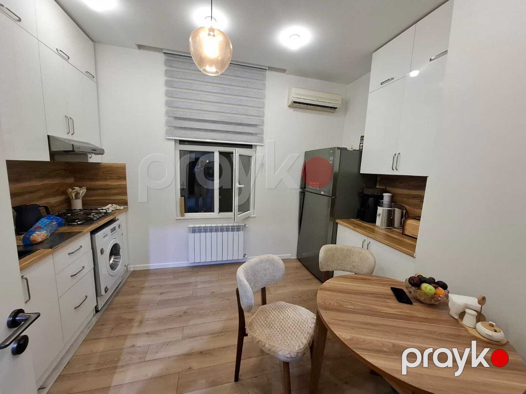 Satılır 4 otaqlı köhnə tikili 102 m² — Mənzil, Bakı (7)