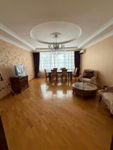 İcarəyə verilir 3 otaqlı yeni tikili 130 m² — Lalə.X — Квартира