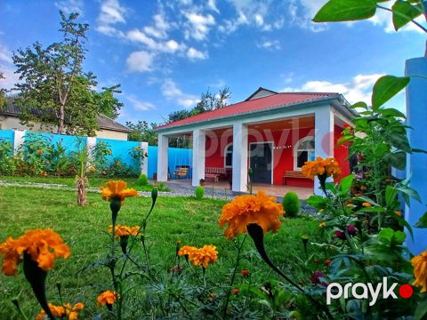 İcarəyə verilir 2 otaqlı həyət evi/bağ evi 100 m²