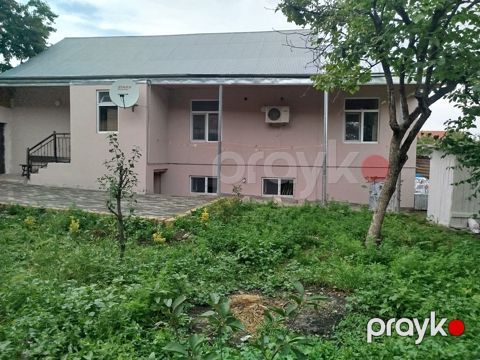 Həyət evi kirayə verilir, Aşıq Ali küç.