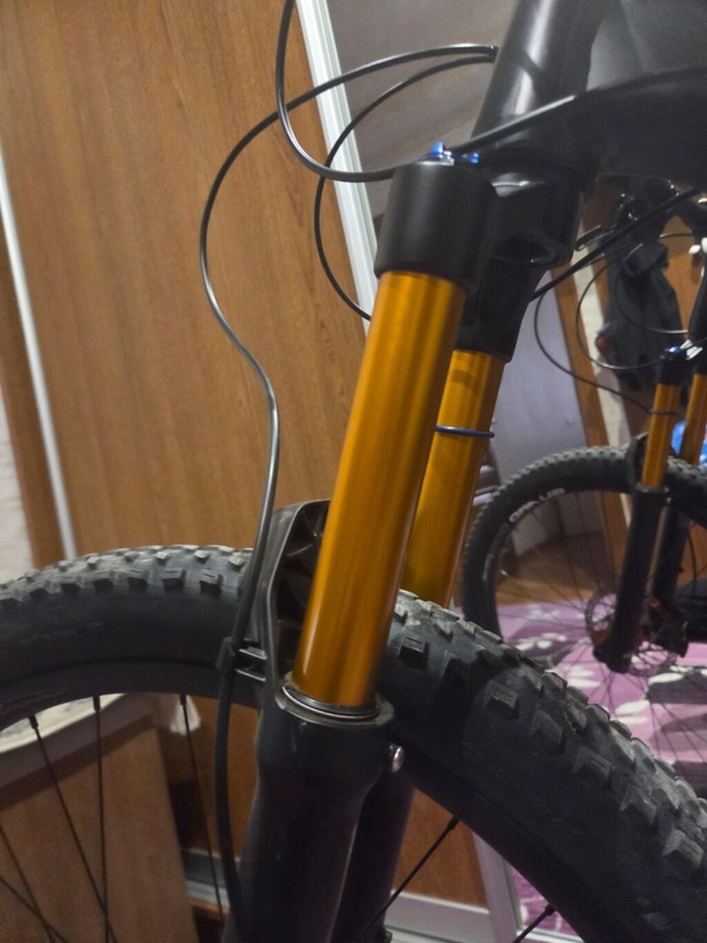 Velosiped 1 ay əvvəl 1.500 ₼ alınıb TƏCİL SATILIR ONA GÖRƏ 800 ₼ — Dağ velosipedləri, Masazır (4)