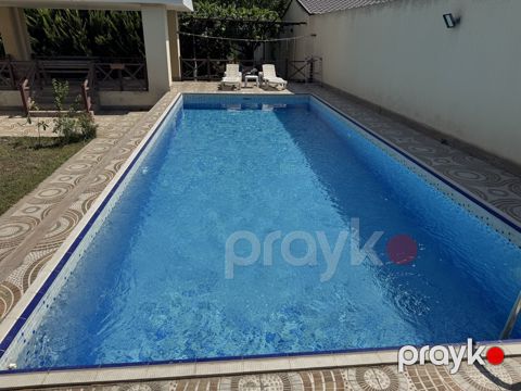 Satılır 5 otaqlı həyət evi/bağ evi 270 m² — Bakı