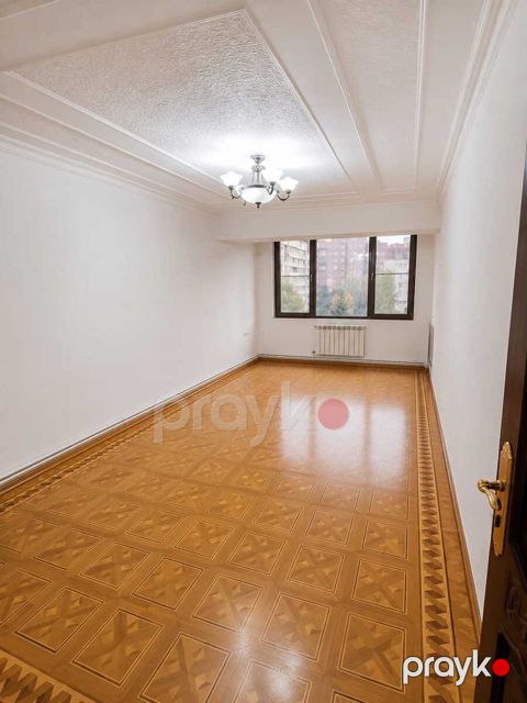 İcarəyə verilir 2 otaqlı köhnə tikili 65 m²