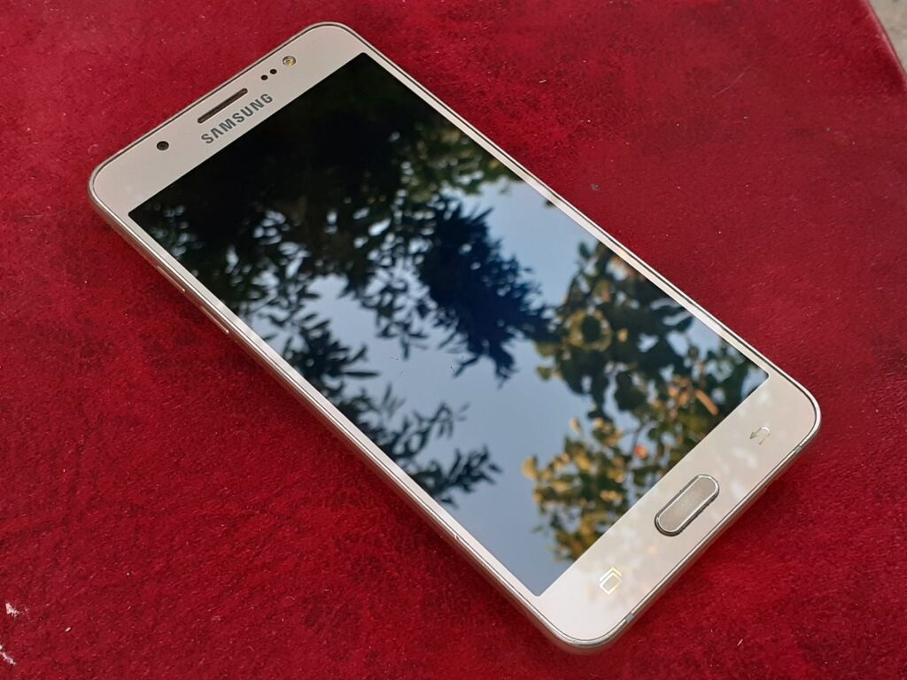 Samsung Galaxy J5 2016, 16 GB, rəng - Qızılı, Zəmanət, Düyməli, Sensor — Samsung, Gəncə (9)