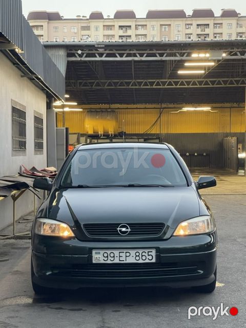 Opel Astra G sedan - Kuzov: 4 qapılı sedan, tünd yaşıl rəng -