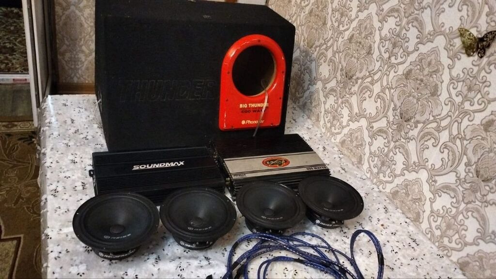 Avtomobil audio dəsti Tərkib: - Subwoofer qutusu: Big Thunder — Elektronika, Gəncə