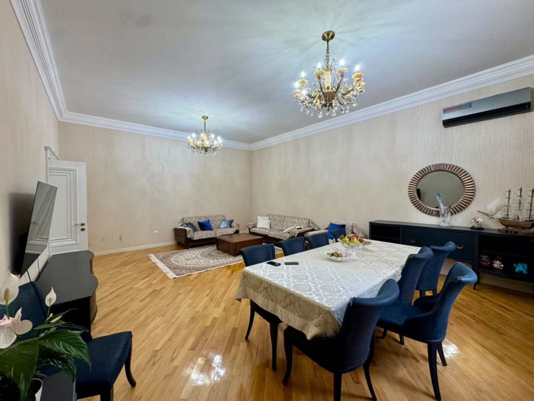 Satılır 7 otaqlı həyət evi/bağ evi 400 m² — Ev, villa, Bakı (2)