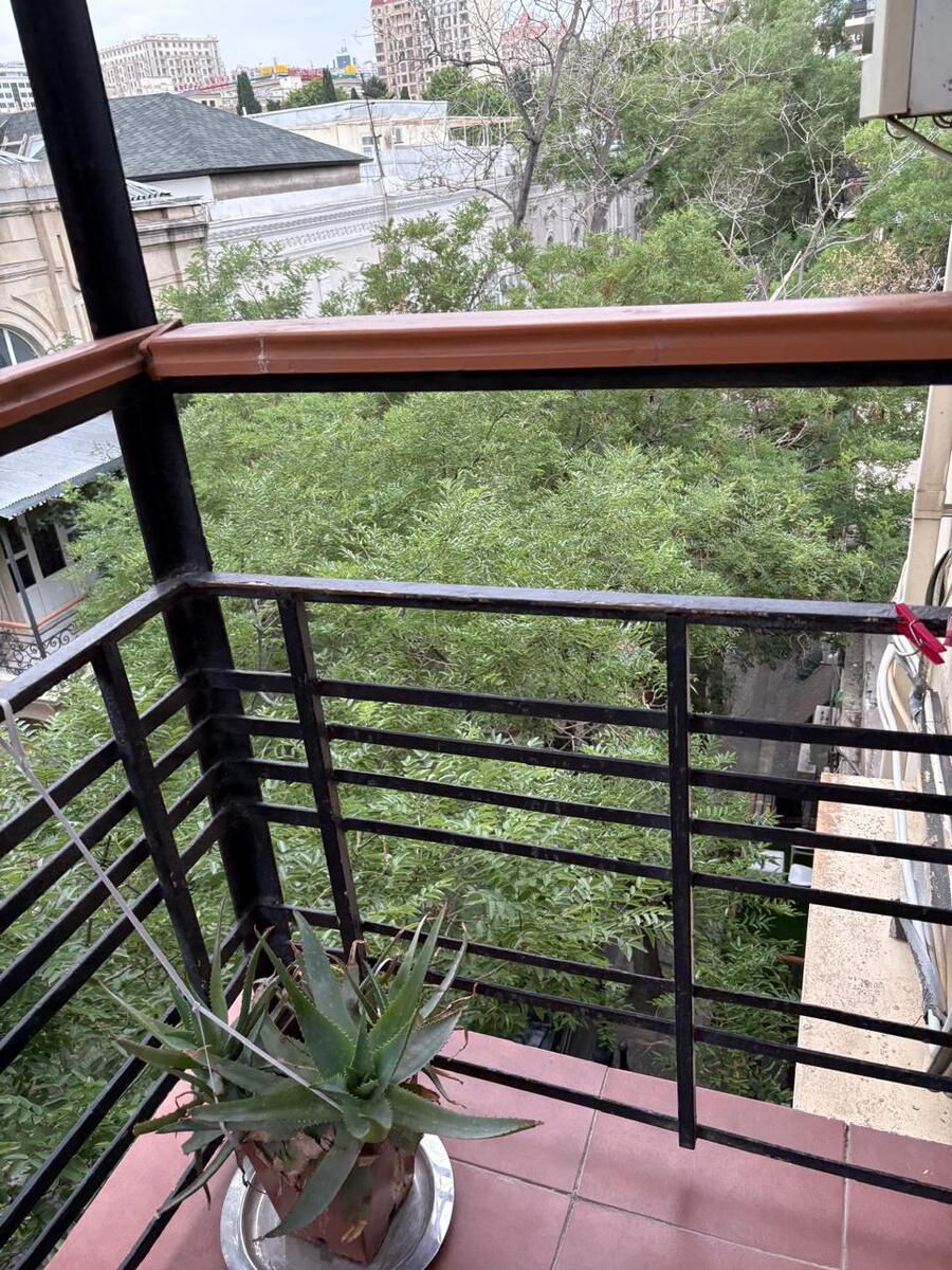 İcarəyə verilir 3 otaqlı köhnə tikili 110 m² — Mənzil, Bakı (9)