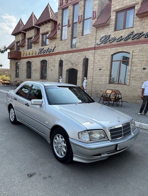 Mercedes C 180, 1.8 L, 1998 il, 255 000 km