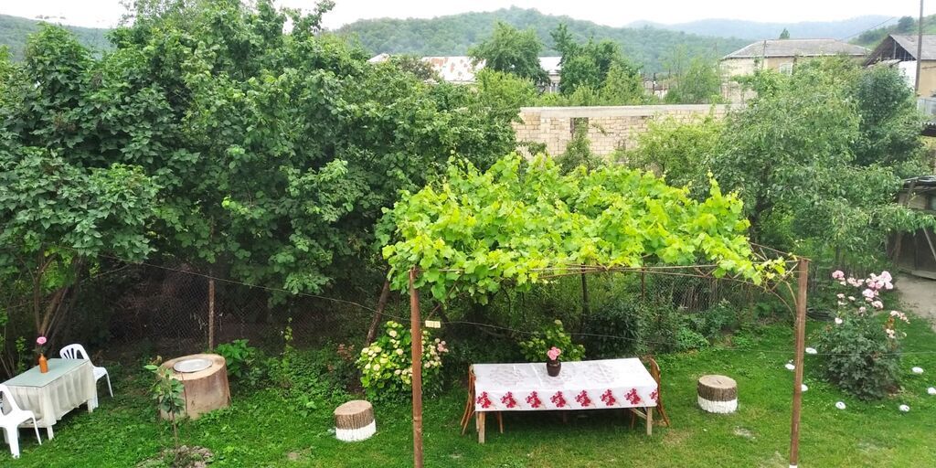 Qusar bölgəsində geniş həyətli, meşə və dağ mənzərəli kənd evi — Daşınmaz əmlak, Quba (3)