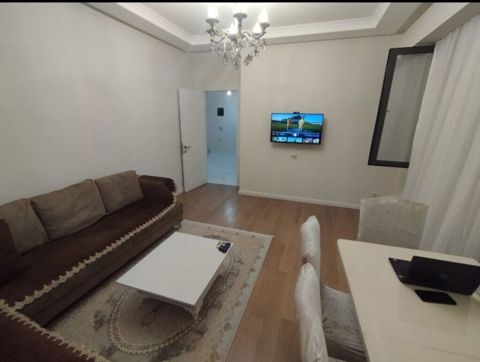 Insatcilarda 3 otaq tam esyali menzilimiz kiraye verilir 600 azn