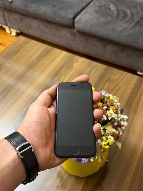 Apple iPhone SE (2020) Black 128GB/3GB
