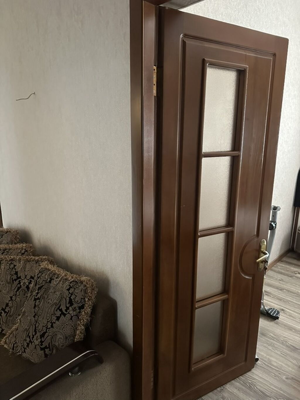 Taxta otaq qapısı Təmiz fıstıq qapılar əla vəziyyətdədir. Real — Mallar, Bakı (4)