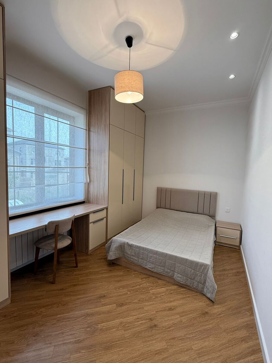 Satılır 4 otaqlı həyət evi/bağ evi 220 m² — Ev, villa, Bakı (9)