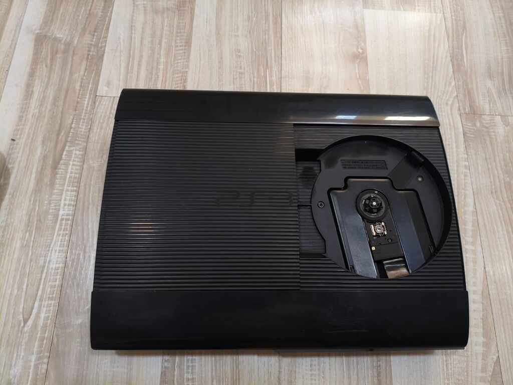 Sony PlayStation 3 Super Slim oyun konsolu Ideal vezyetde az iwlenib — Oyun konsolları, Bakı (3)