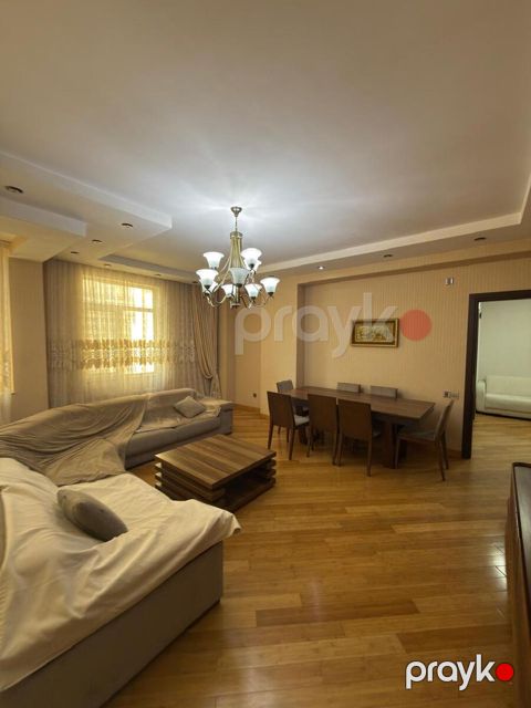 Satılır 4 otaqlı yeni tikili 165 m²