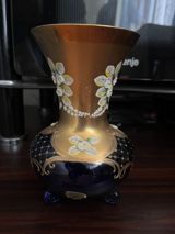 Bir vaza, Bogem şüşəsi — Garderob