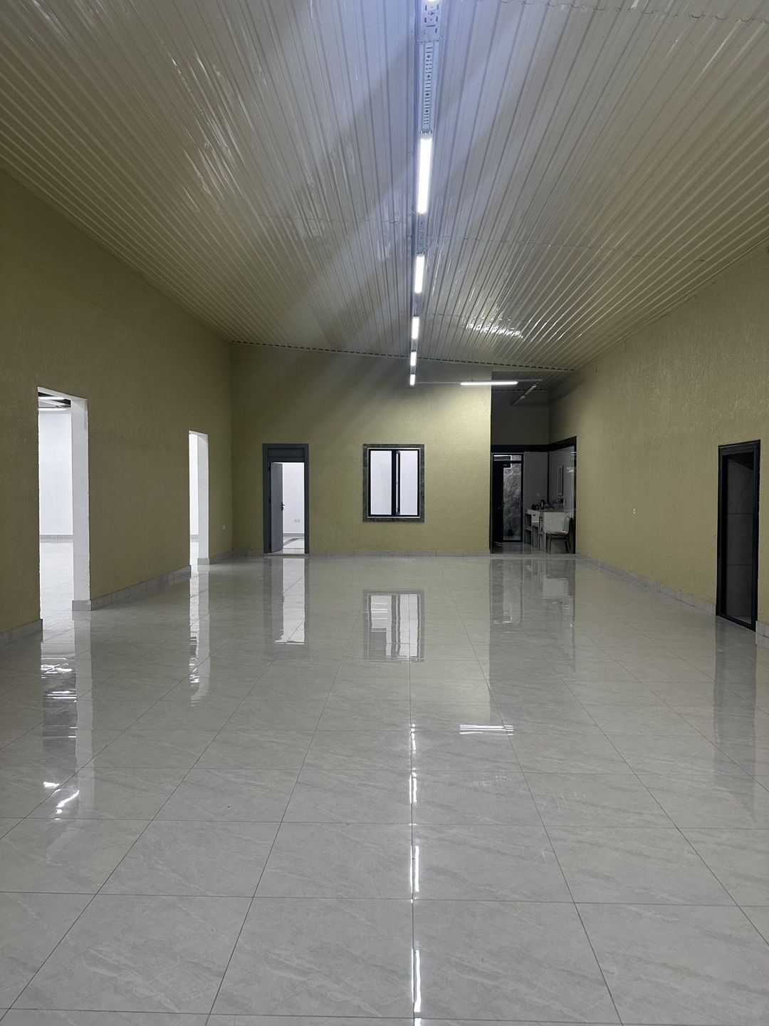 İcarəyə verilir obyekt 690 m² — Əmlak, Yevlax (8)