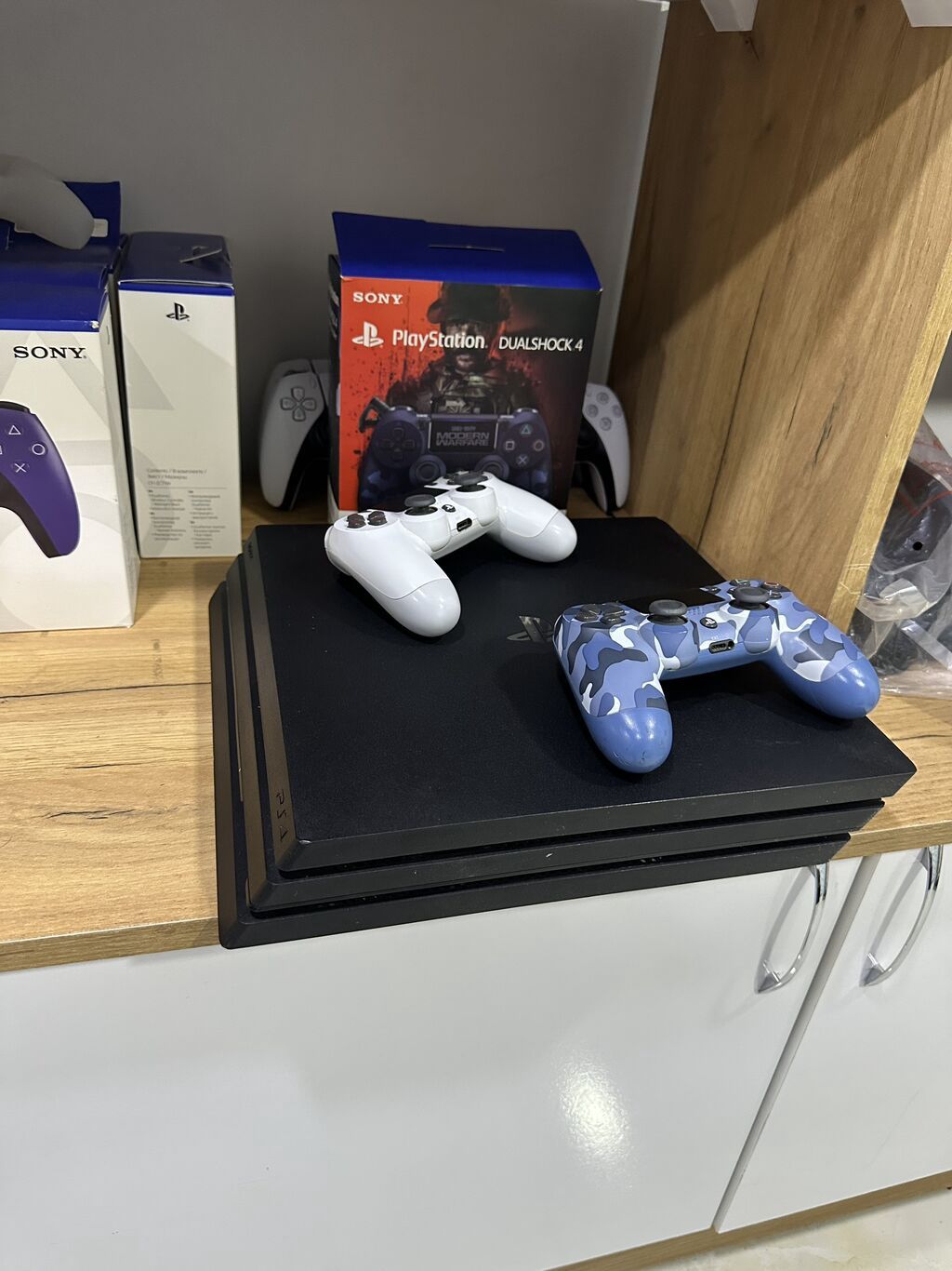 Sony PlayStation 4 Pro oyun konsolu Ideal veziyyetdedir icinde 150+ — Elektronika, Bakı (2)