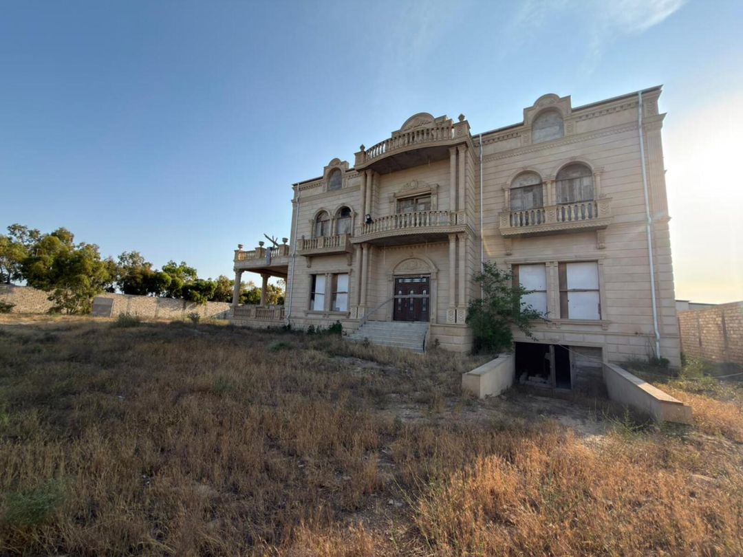 Satılır 10 otaqlı həyət evi/bağ evi 1300 m² — Ev, villa, Bakı