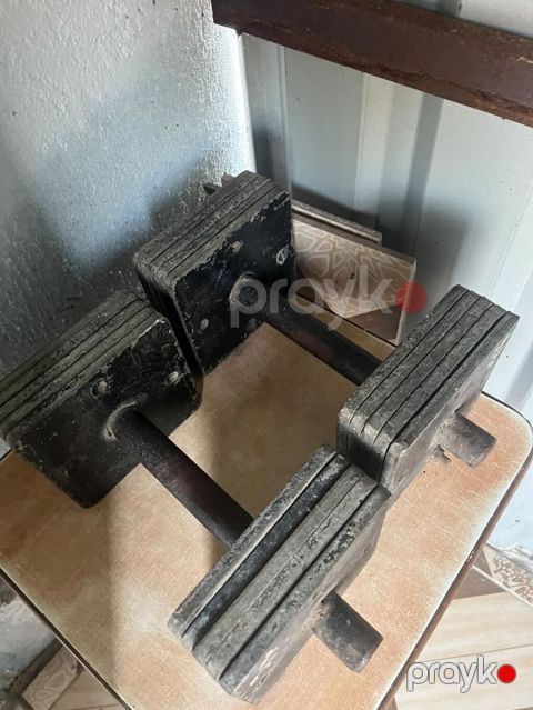 Tənzimlənən dambbell dəsti - Material: metaldan hazırlanmış kvadrat