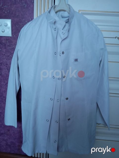 Ağ laboratoriya və peşəkar xalat — Bakı
