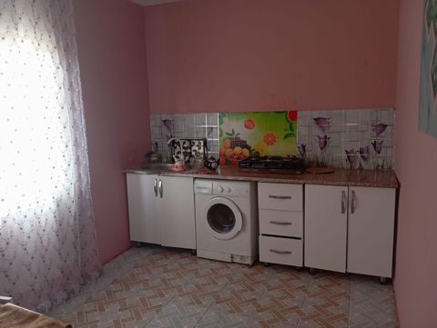Maştağada yerləşir.Şəxsi Evimizdir.Kirayə Verilir