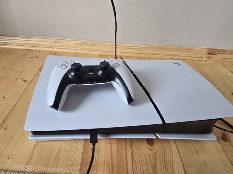 PlayStation 5 diskli versiya oyun konsolu — ağ/qara, DualSense pult daxil