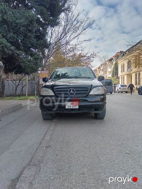 Mercedes ML 320, 3.2 L, 1999 il, 240 600 km