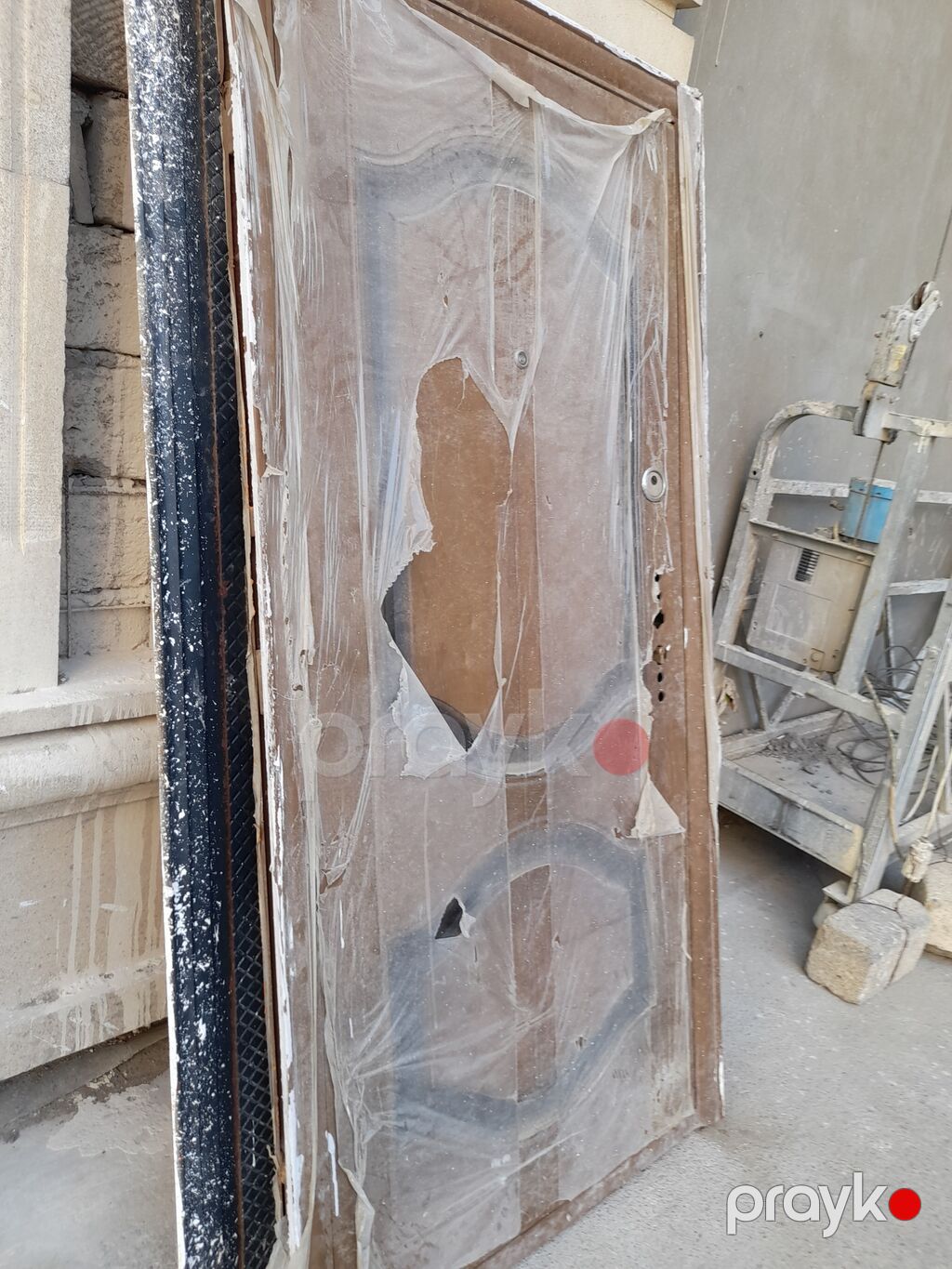 Dəmir giriş qapısı - Material: möhkəm metal karkas, ön tərəfi — Mallar, Bakı (2)