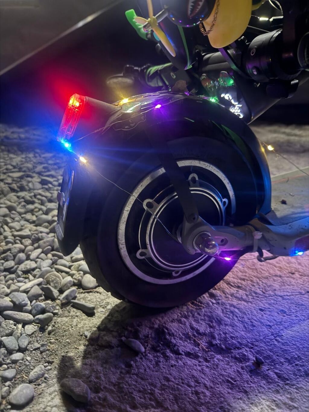İşlənmiş Elektrik samokat 10", 251 - 350 Vt, 26 - 35 km/s, Ünvandan götürmə — Mallar, Bərdə (8)
