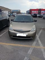 Toyota Prius – hibrid hetçbek Xüsusiyyətlər: - Korpus: 5 qapılı — Cars