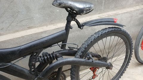 Dağ velosipedi – tam asqı sistemi və palçıq qoruyucuları