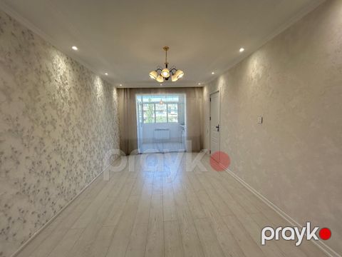 Satılır 4 otaqlı köhnə tikili 90 m²