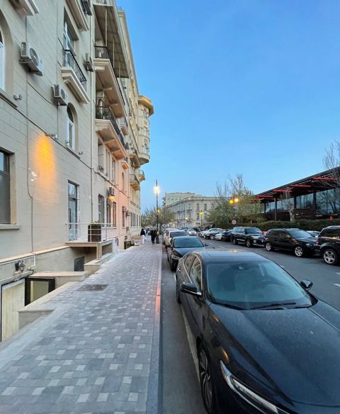 Azneftde Funklyorla uzuze Cinar restoranla uzuze obyekt icareye