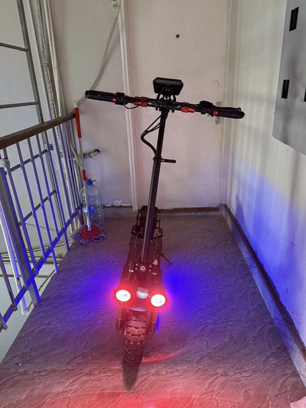 Güclü elektrikli skuter – off-road təkərlər və ikiqat amortizasiya ilə — Mallar, Masazır (2)