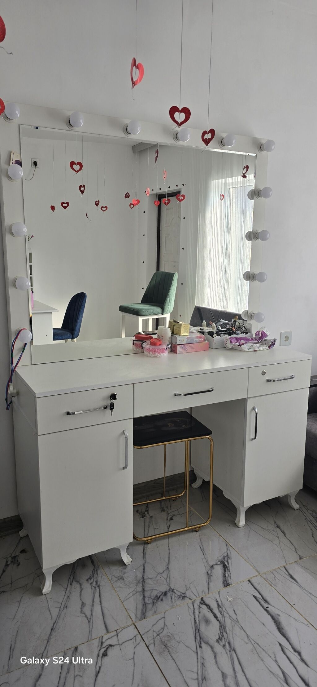 Vizaj güzgülü makiyaj masası – salon və ev istifadəsi üçün - Böyük — Mebel, Sumqayıt