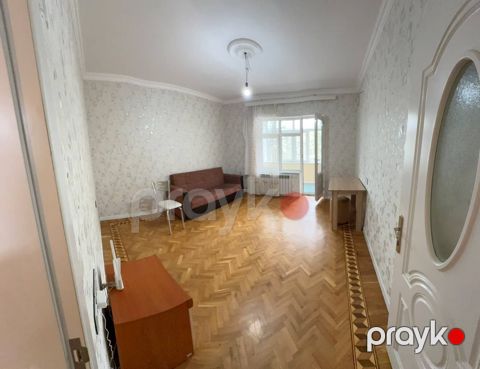 Satılır 2 otaqlı köhnə tikili 70 m²