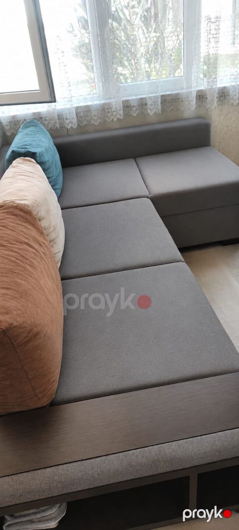 Künc divan, altı bazalı