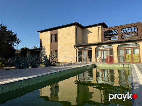 Satılır 7 otaqlı həyət evi/bağ evi 750 m²