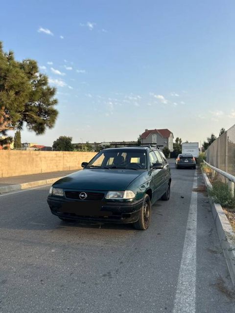 Opel Astra, 1.6 L, 1995 il, 195 363 km