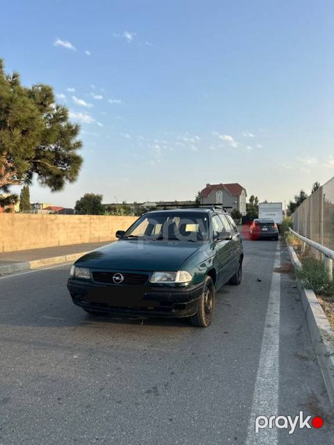 Opel Astra, 1.6 L, 1995 il, 195 363 km