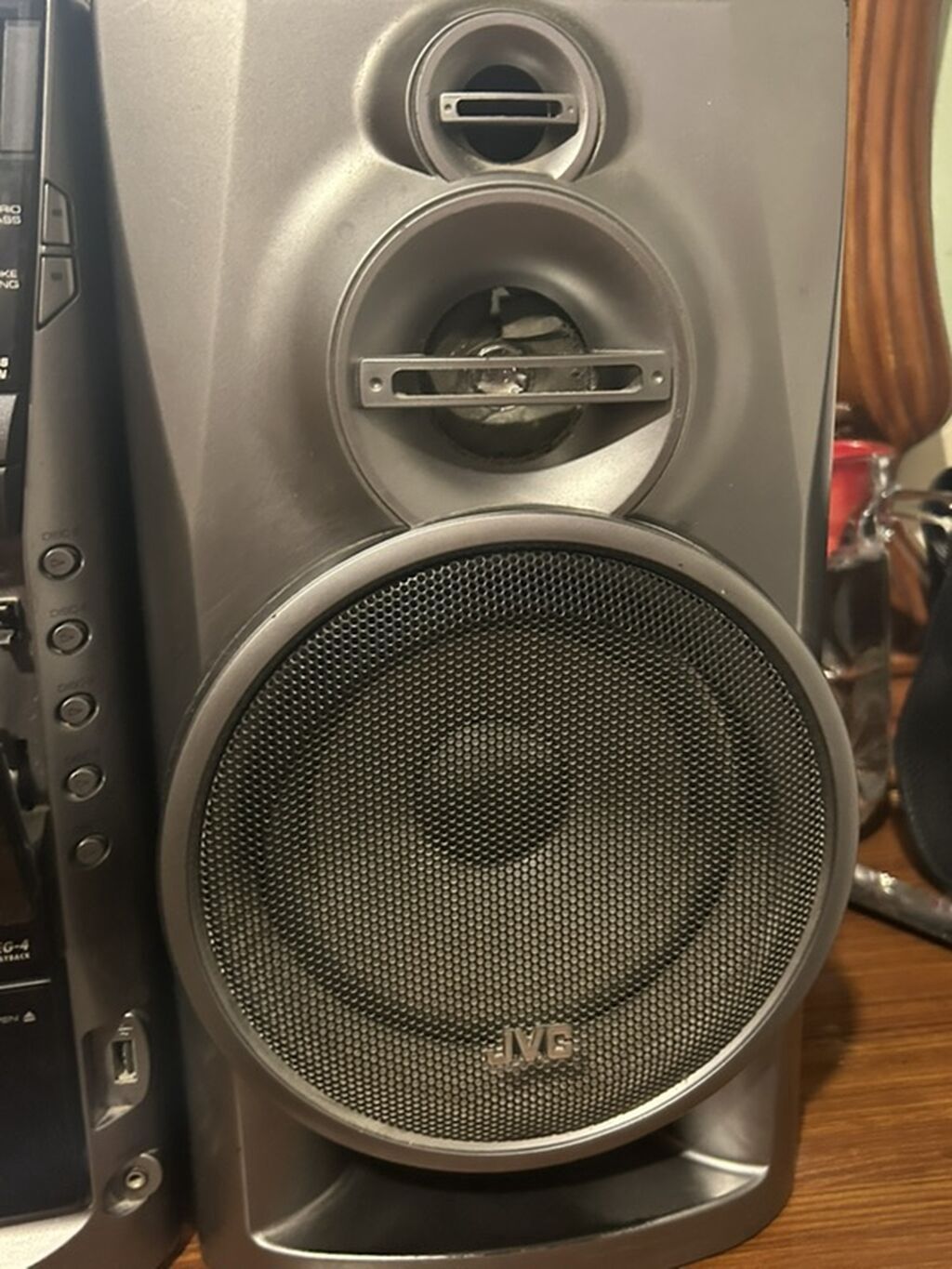 JVC musiqi mərkəzi satılır. Komplektə əsas blok və 2 ədəd iri ölçülü — Elektronika, Digah (4)