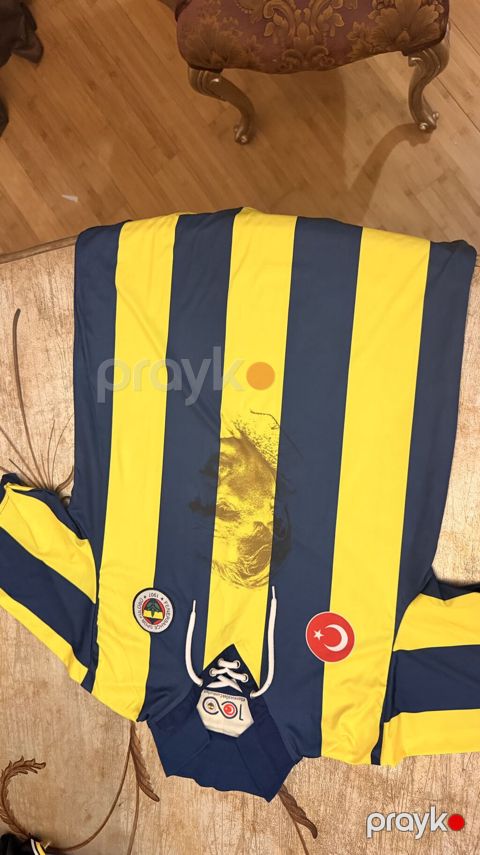Fenerbahce forma tam yeni 100 yillik formasi