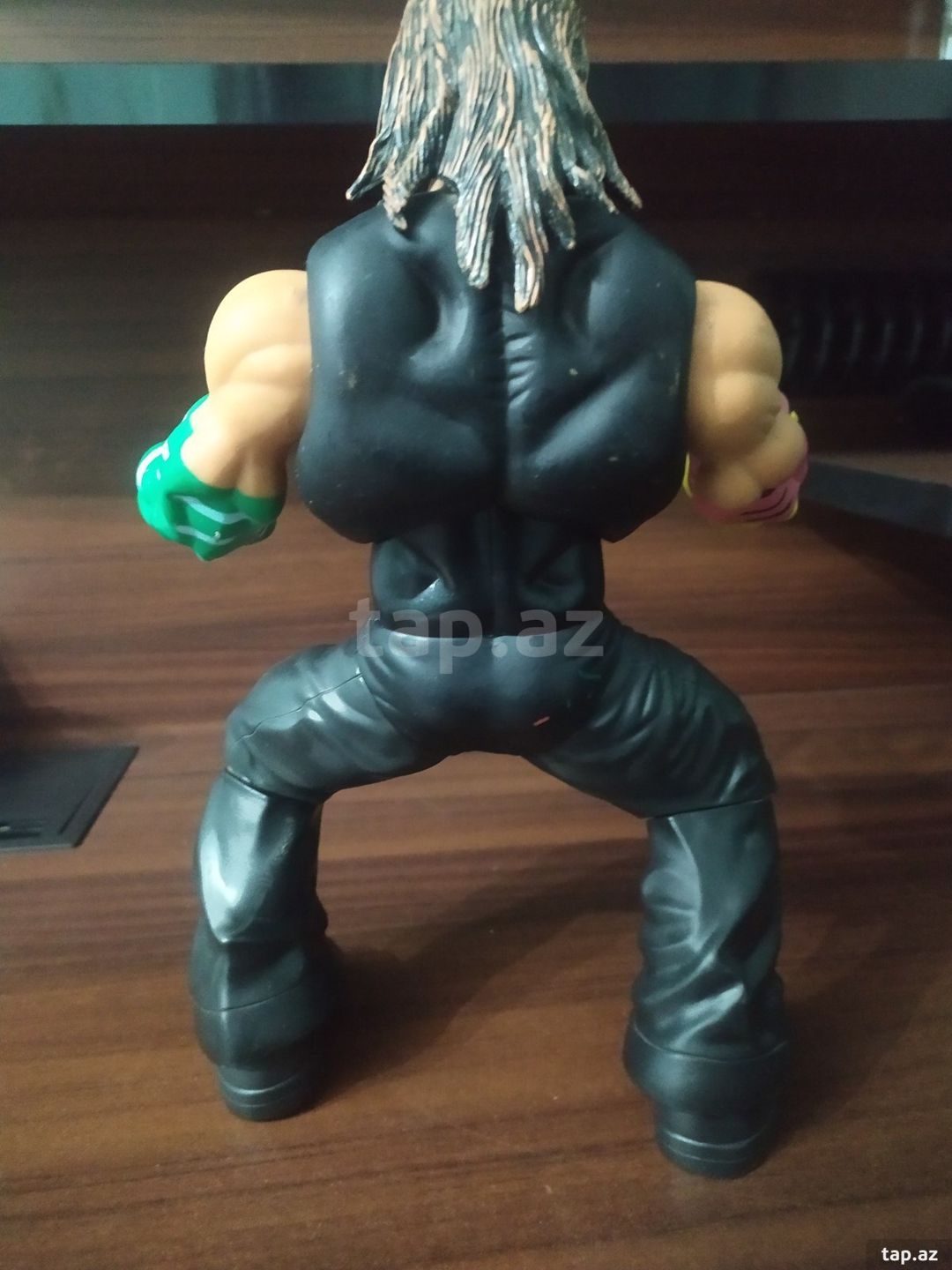 MMA heykəlciyi — Oyuncaqlar, Bakı (3)