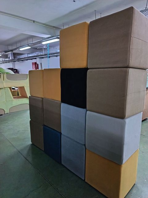 Rəngbərəng yumşaq kub puflar - Forma: kvadrat/kub - Tətbiq: qonaq