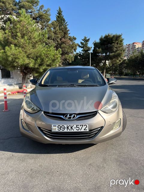 Hyundai Elantra: 1.8 l | 2012 il Sedan